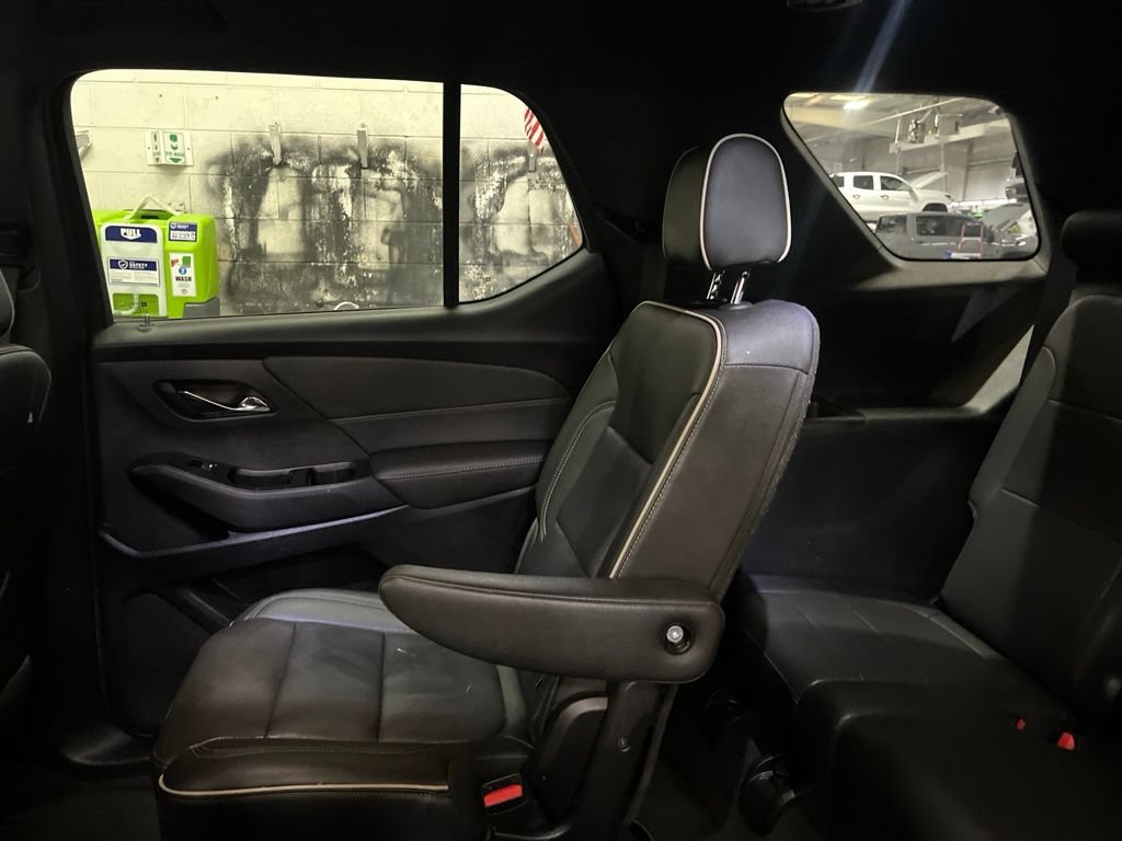 Used 2023 Chevrolet Traverse Premier w/ Redline Edition FWD image 29