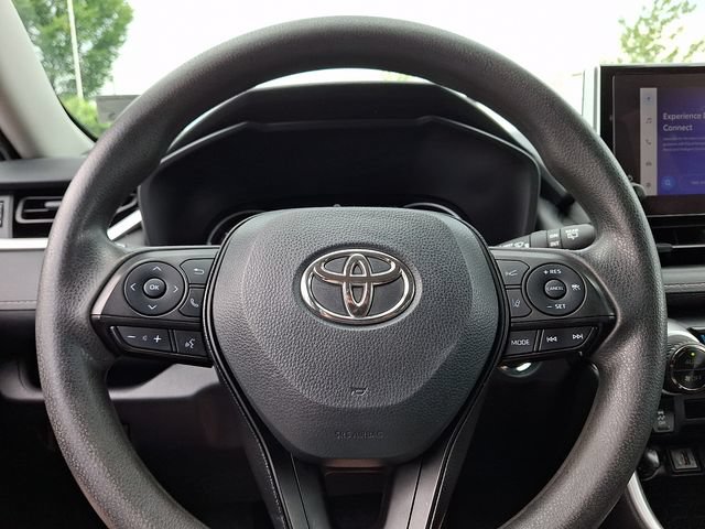 Used 2024 Toyota RAV4 XLE AWD/4WD image 14