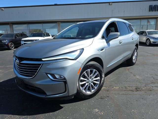 Used 2024 Buick Enclave Premium AWD/4WD image 2
