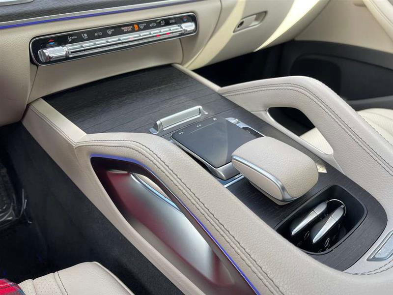 Used 2020 Mercedes-Benz GLE 350 4MATIC w/ Premium Package image 26