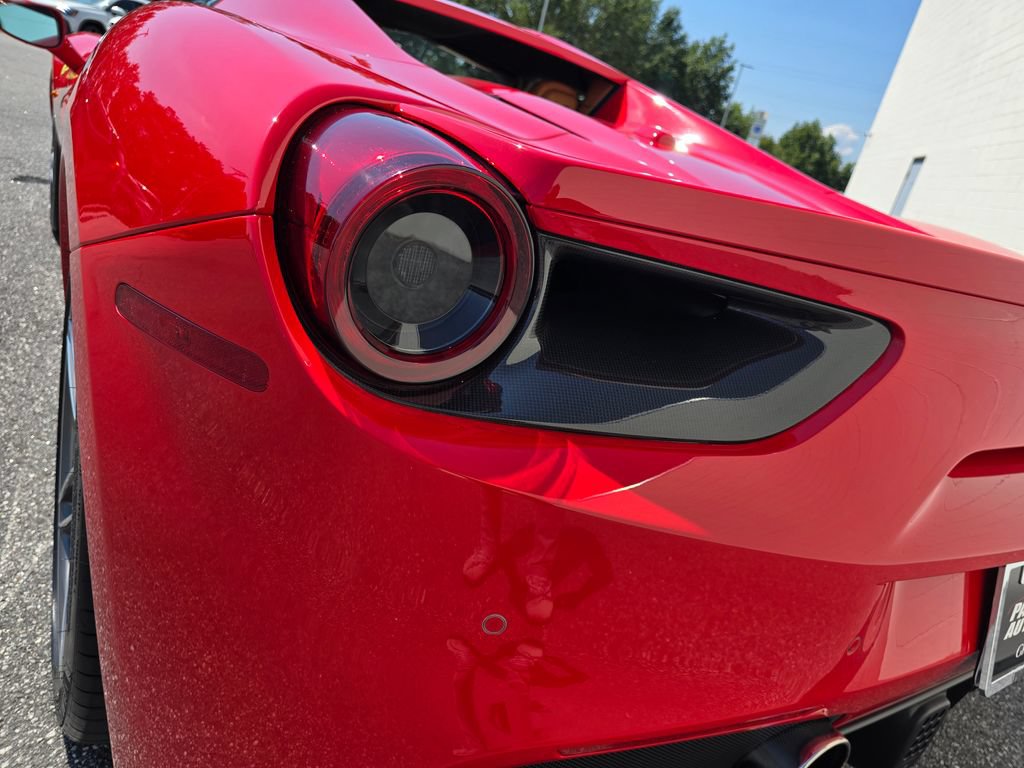 Used 2018 Ferrari 488 Spider RWD image 16