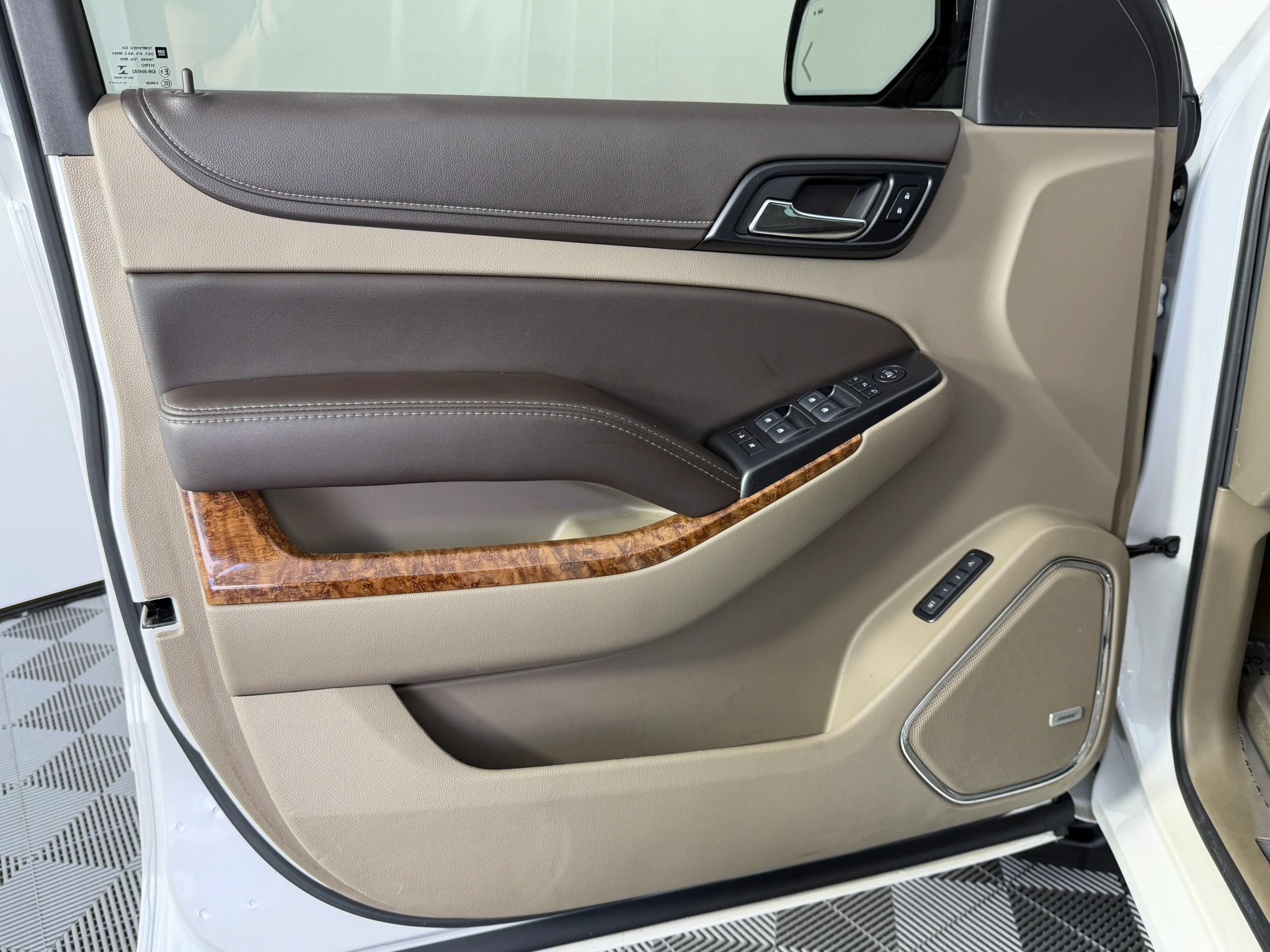 Used 2018 Chevrolet Suburban Premier AWD/4WD image 35