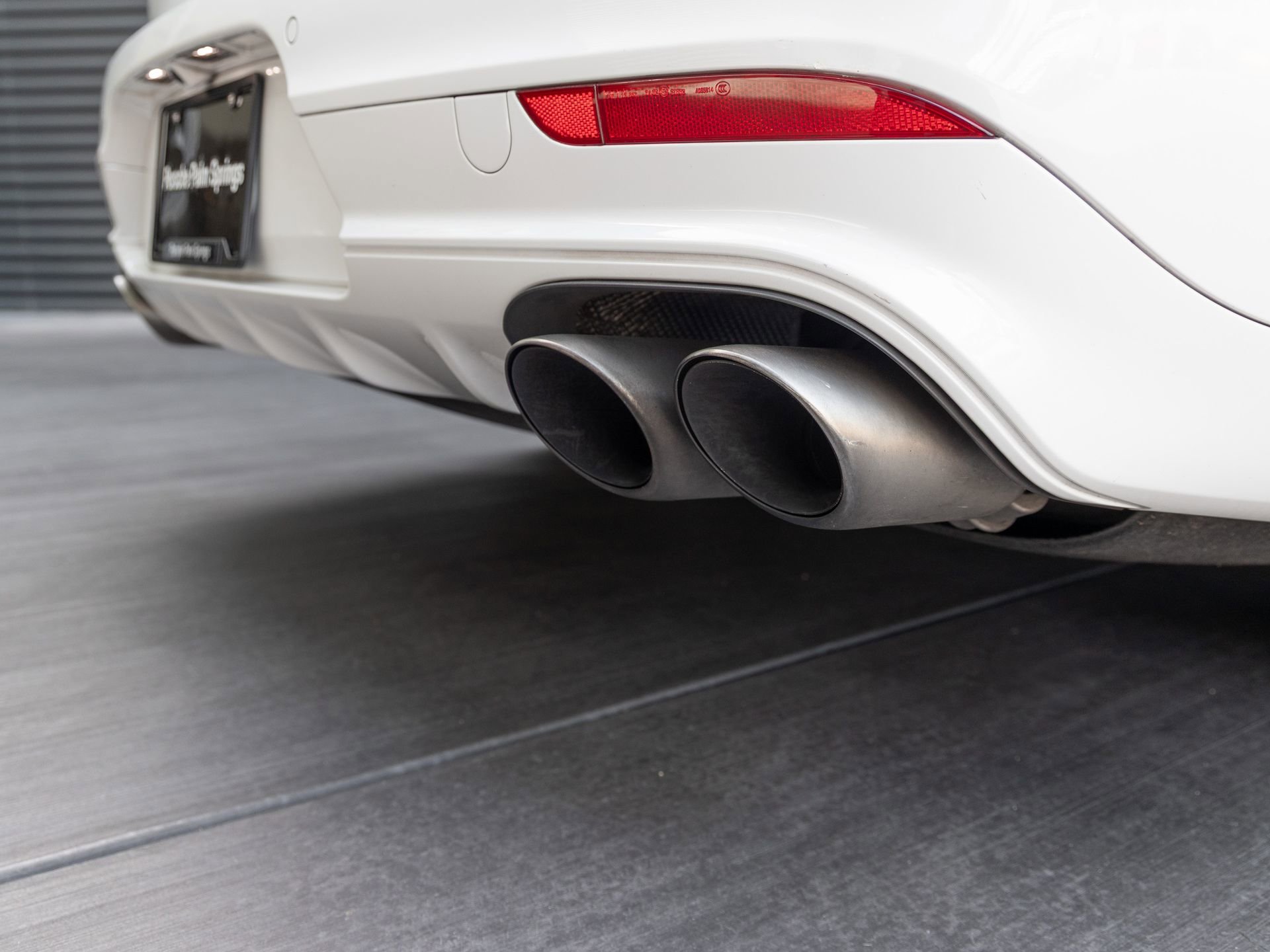 Used 2016 Porsche Panamera S RWD image 34