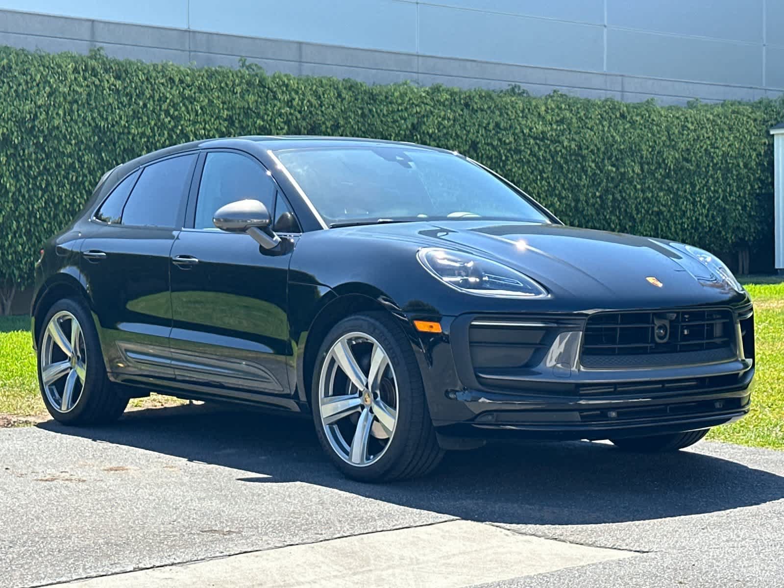 Certified 2023 Porsche Macan Turbo AWD/4WD image 10
