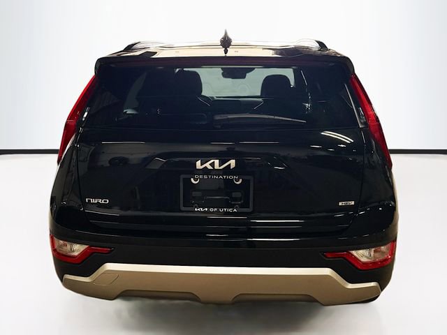 Used 2025 Kia Niro LX image 6