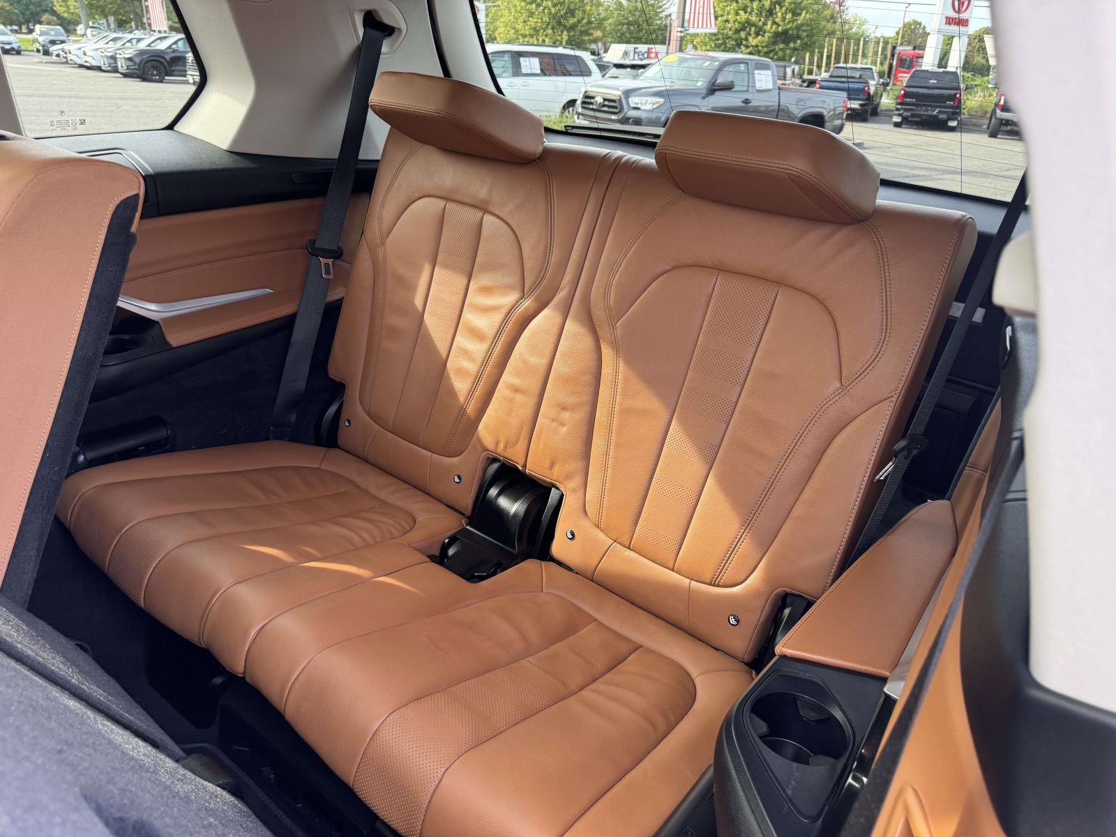 Used 2022 BMW X7 xDrive40i w/ Cold Weather Package image 17