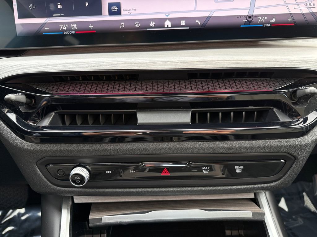 Certified 2025 BMW 330i xDrive Sedan image 28