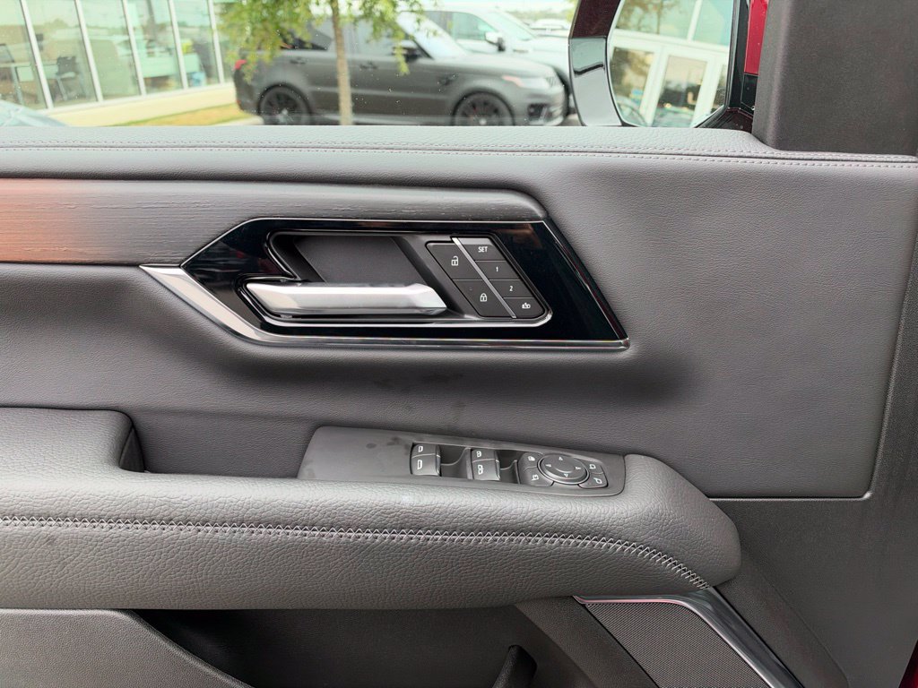 New 2027 GMC Yukon XL Denali w/ Denali Reserve Package AWD/4WD image 13