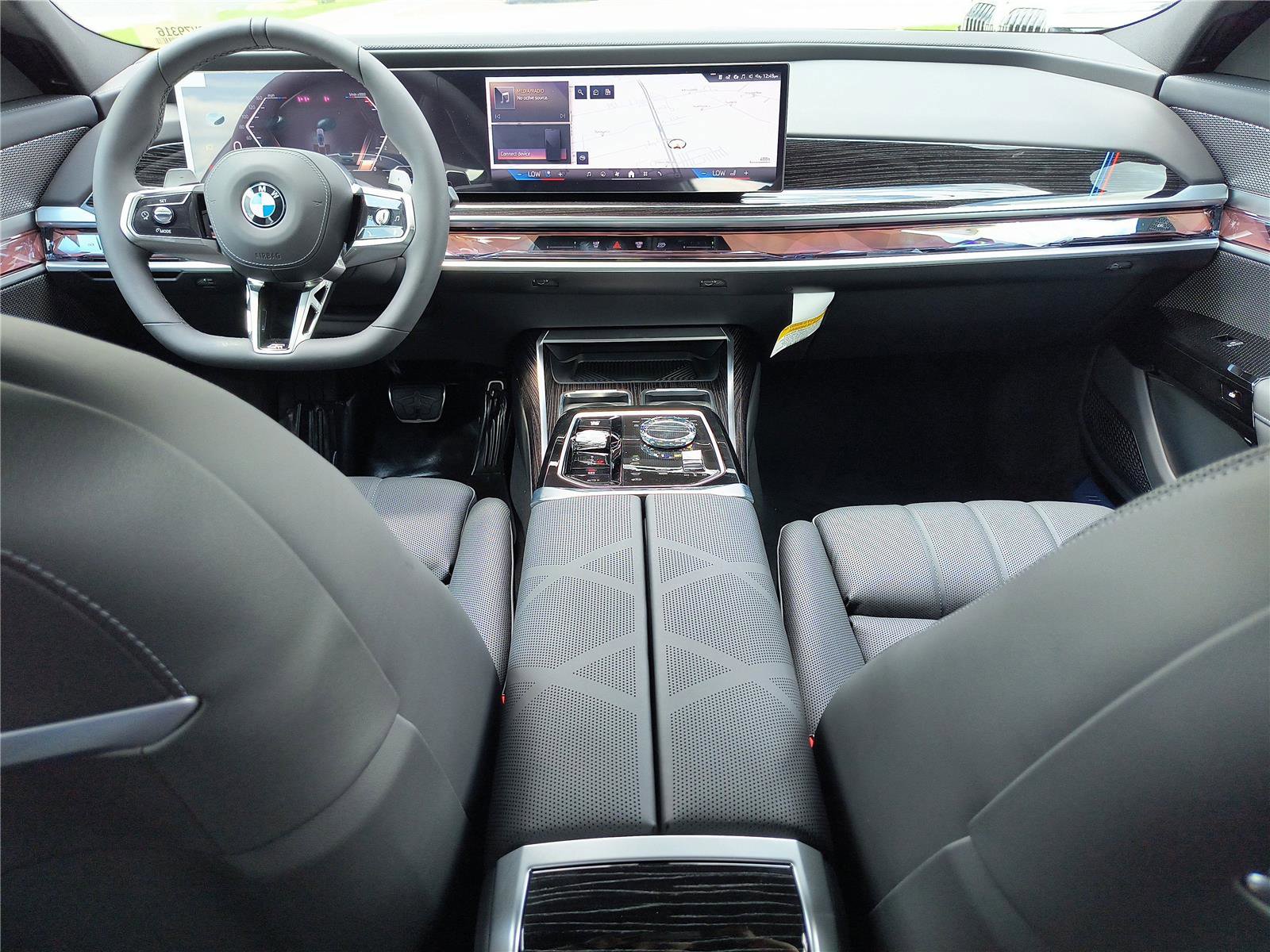 Used 2025 BMW 740i w/ Executive Package image 10