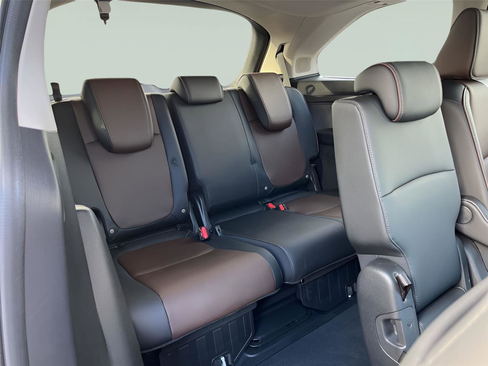 Used 2025 Honda Odyssey Elite image 31