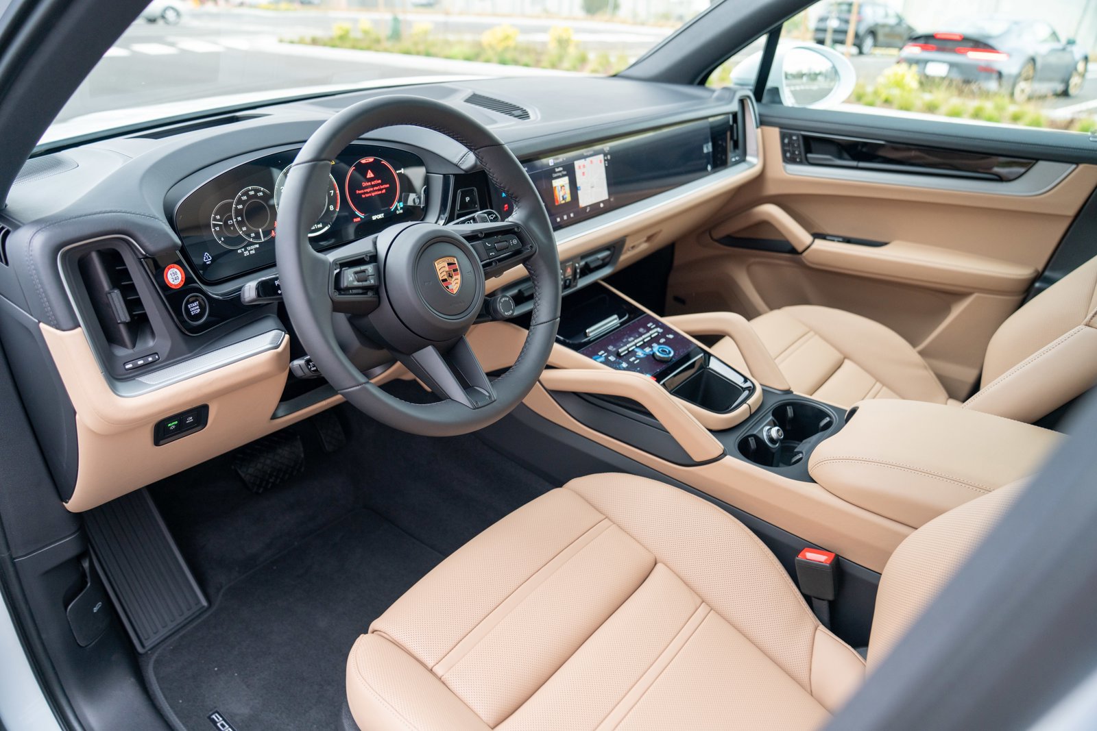 Certified 2026 Porsche Cayenne AWD/4WD image 4