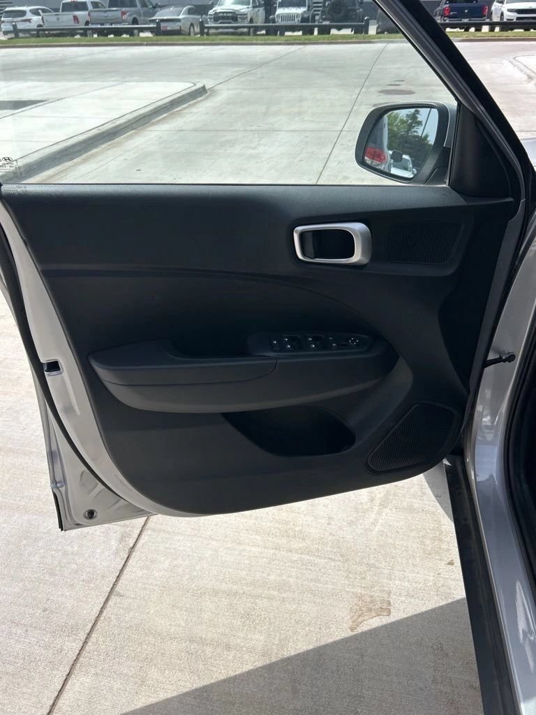 New 2026 Hyundai Venue SEL FWD image 6