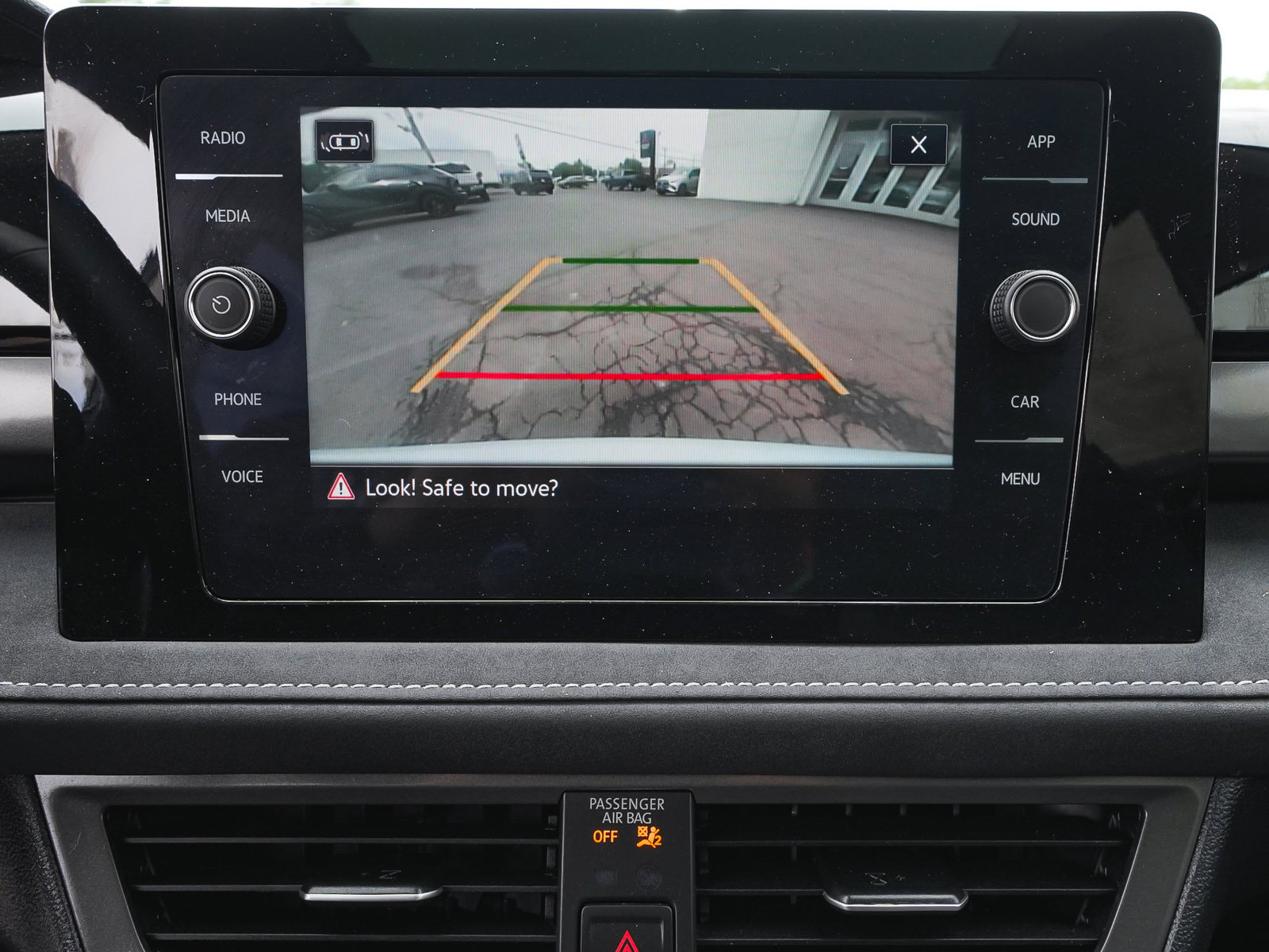 Used 2025 Volkswagen Taos SE AWD/4WD image 29