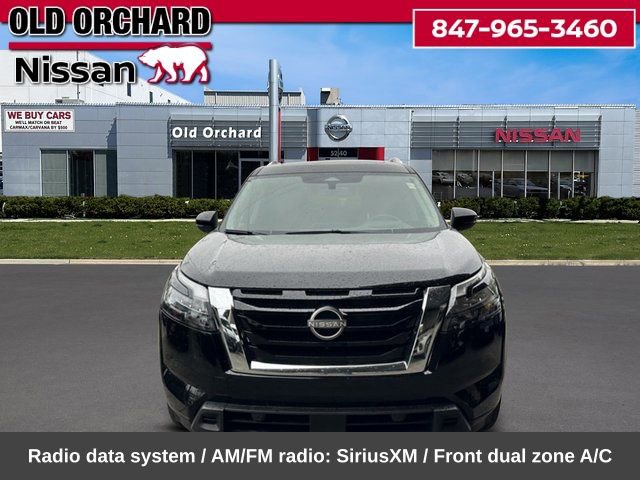 Used 2025 Nissan Pathfinder Platinum w/ Cargo Package AWD/4WD image 2