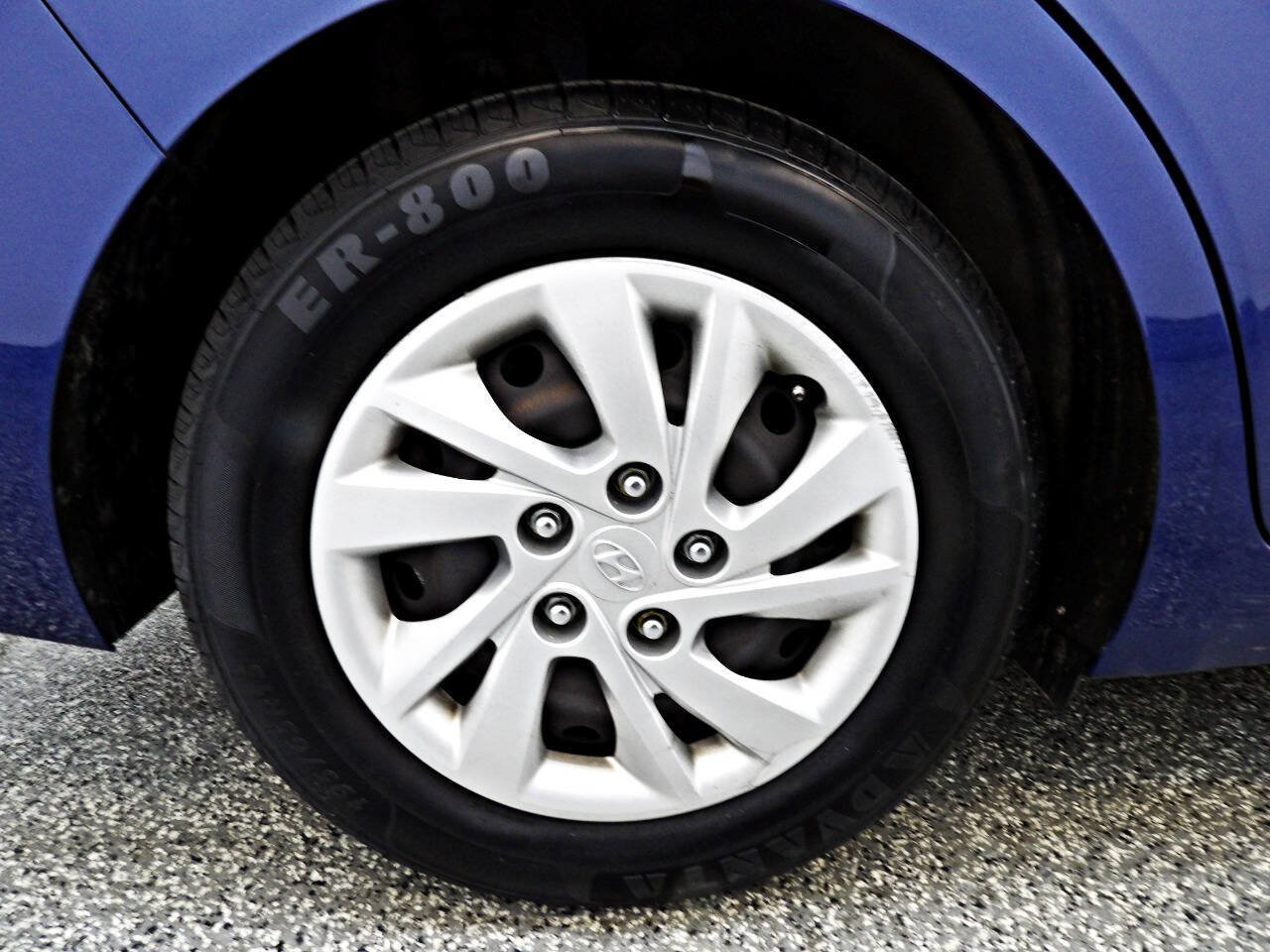 Used 2019 Hyundai Elantra SE FWD image 20