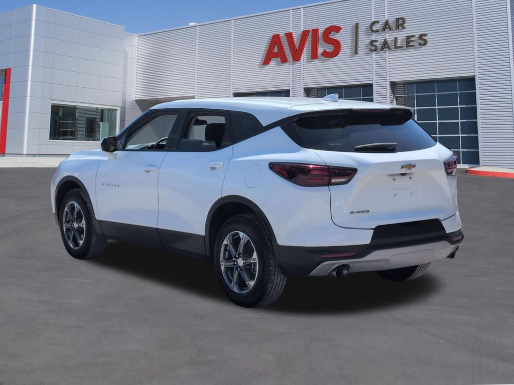 Used 2025 Chevrolet Blazer LT FWD image 9