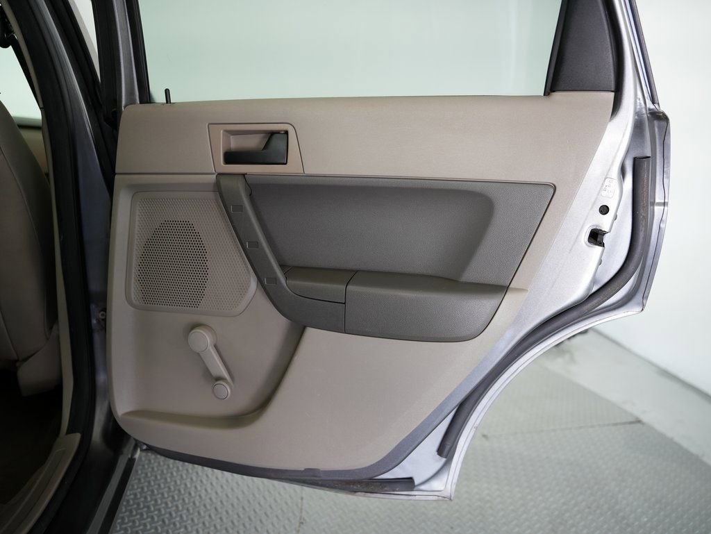 Used 2009 Ford Focus S FWD image 28