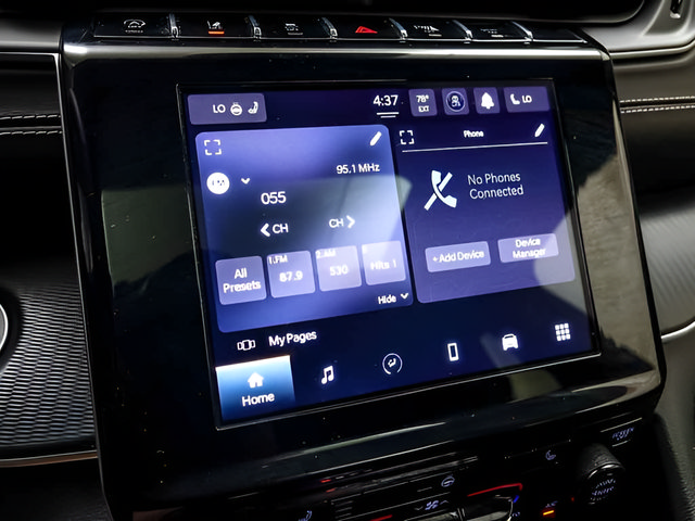 Used 2023 Jeep Grand Cherokee L Laredo AWD/4WD image 19