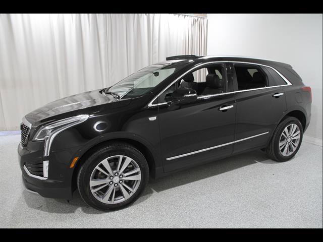 Used 2025 Cadillac XT5 Premium Luxury w/ Technology Package AWD/4WD image 3