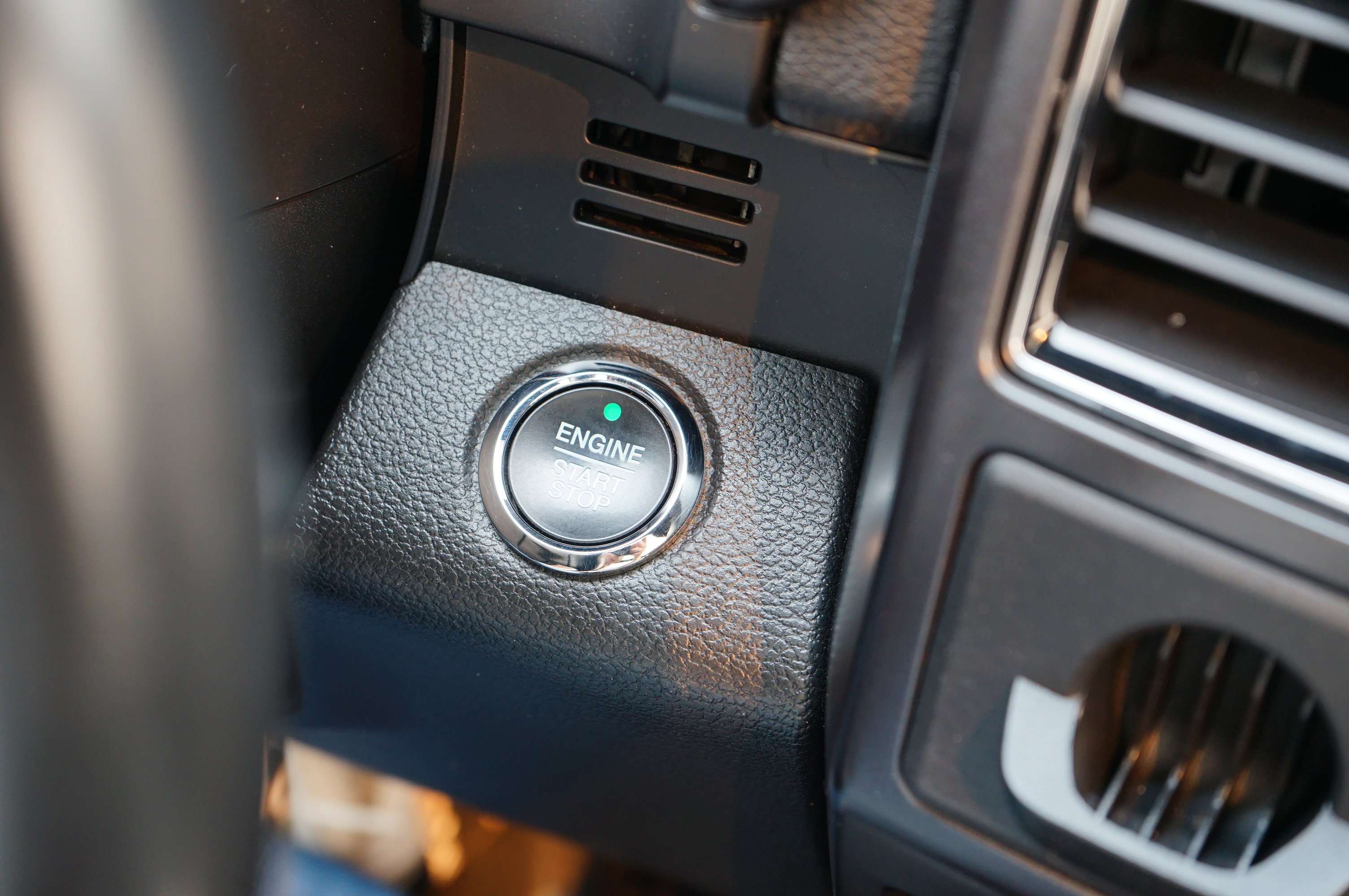 Used 2021 Ford Expedition Limited image 28