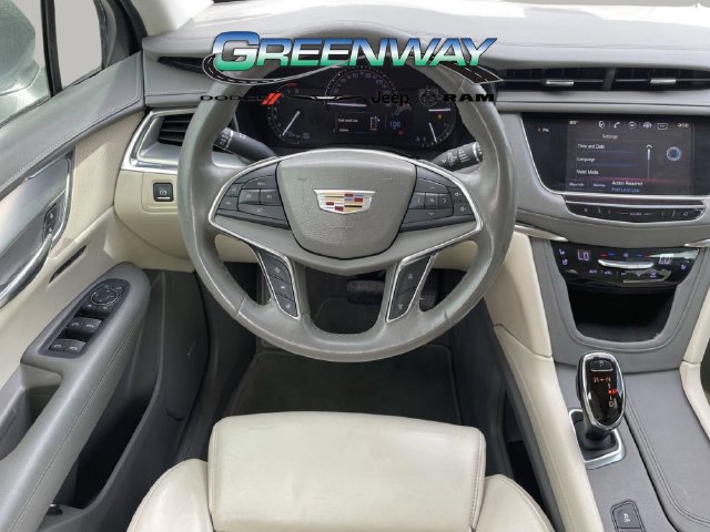 Used 2017 Cadillac XT5 Premium Luxury FWD image 14