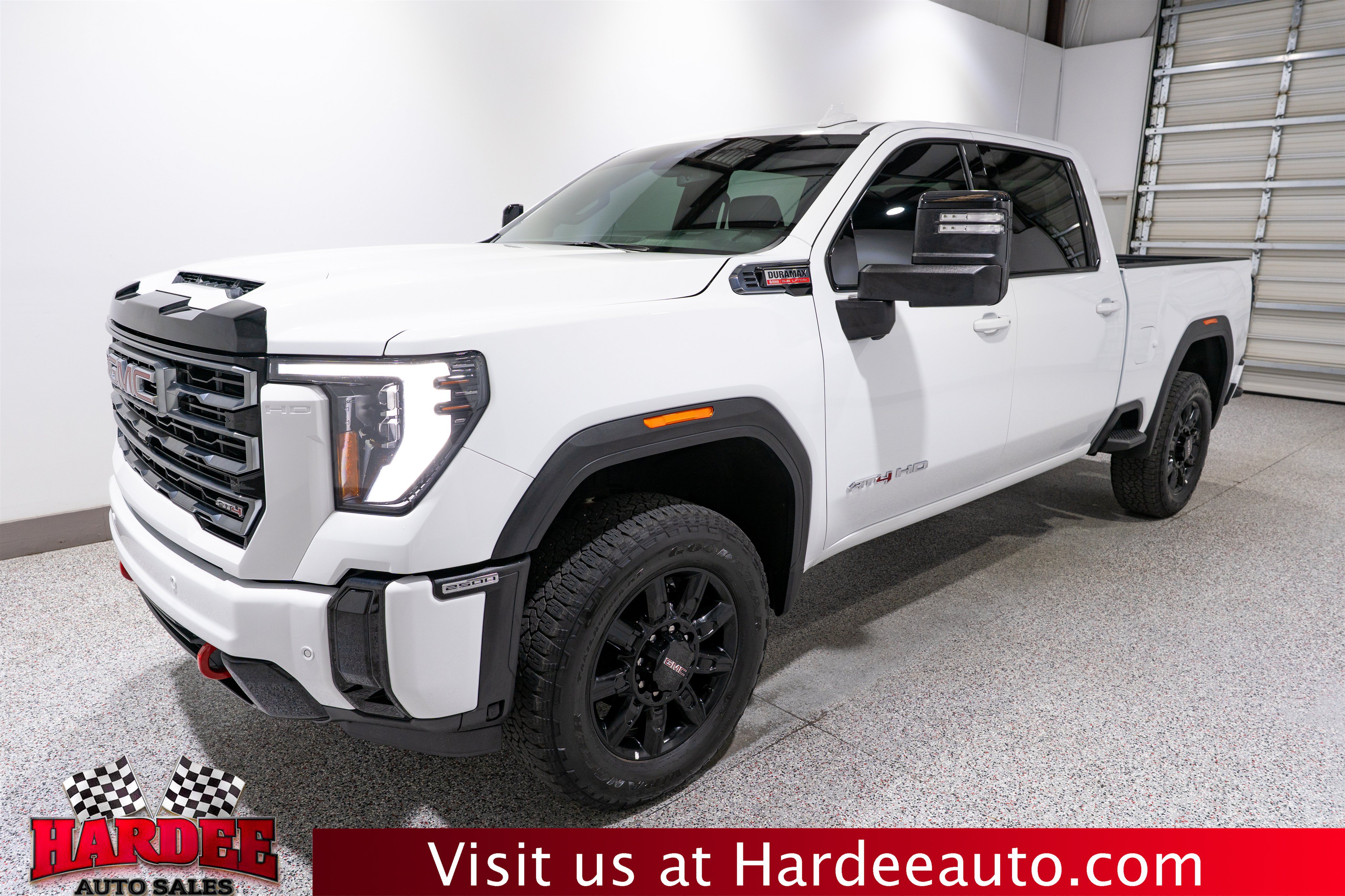 Used 2026 GMC Sierra 2500 AT4 AWD/4WD image 2