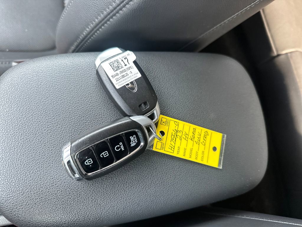 Used 2023 Hyundai Kona Limited AWD/4WD image 19