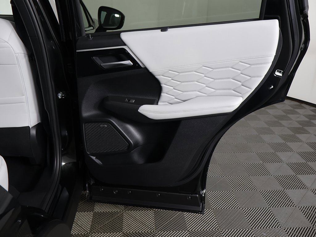 New 2025 Mitsubishi Outlander SEL image 29