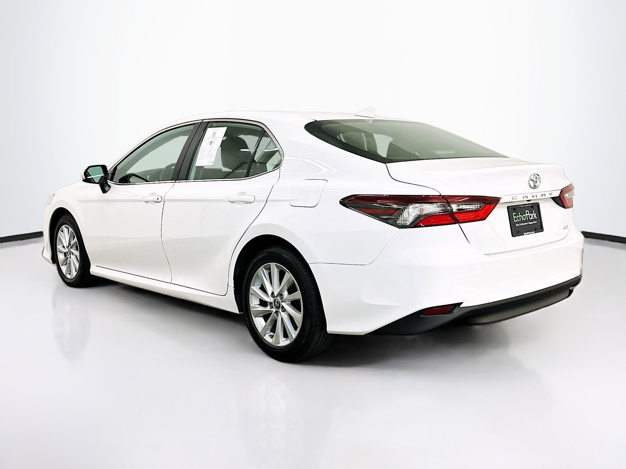 Used 2024 Toyota Camry LE FWD image 5