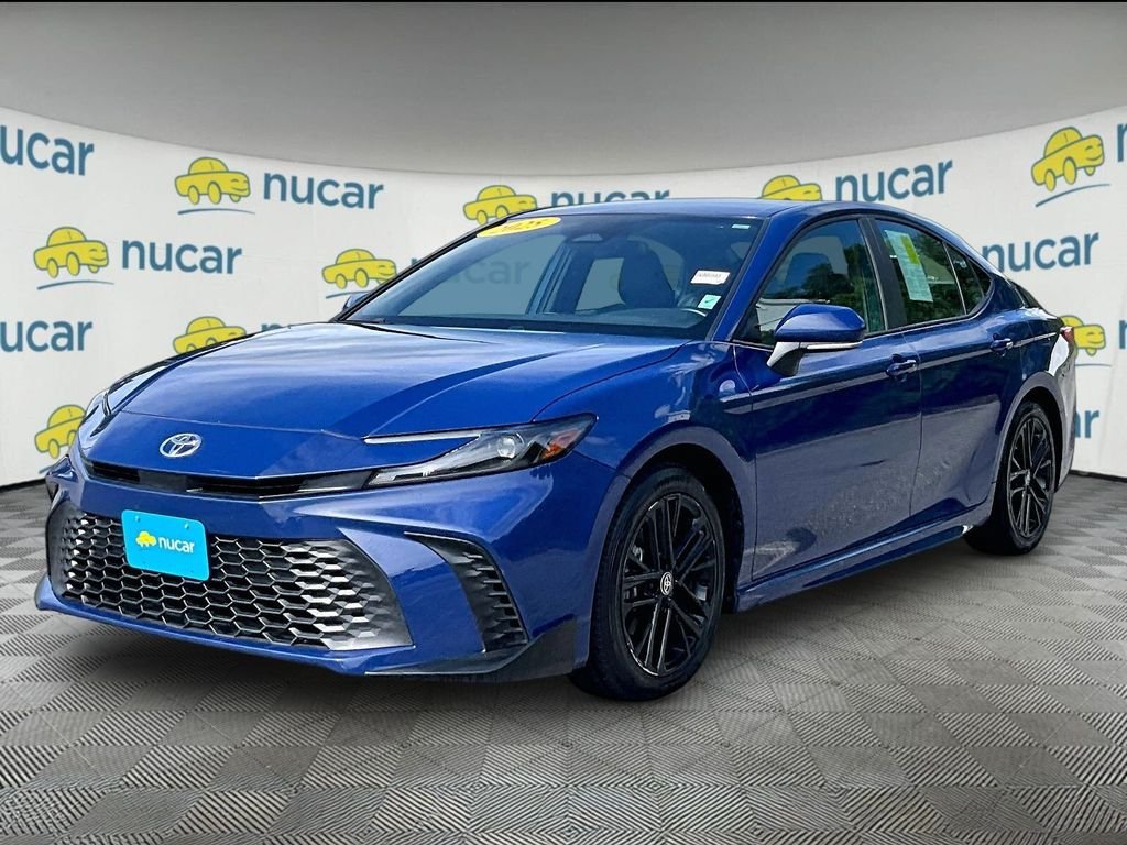 Used 2025 Toyota Camry SE FWD image 3