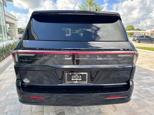New 2025 Lincoln Navigator L Reserve image 3