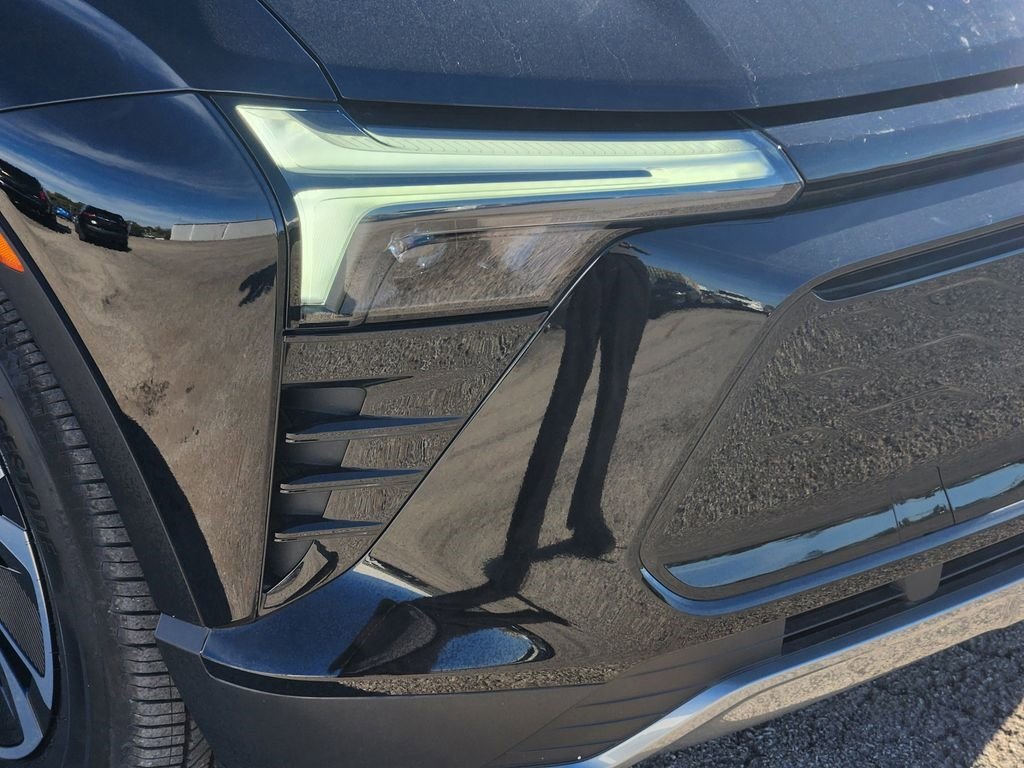 Used 2024 Chevrolet Blazer EV LT image 9