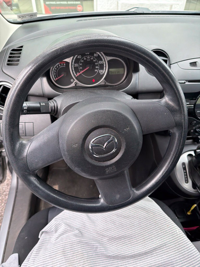 Used 2013 MAZDA MAZDA2 Sport FWD image 6