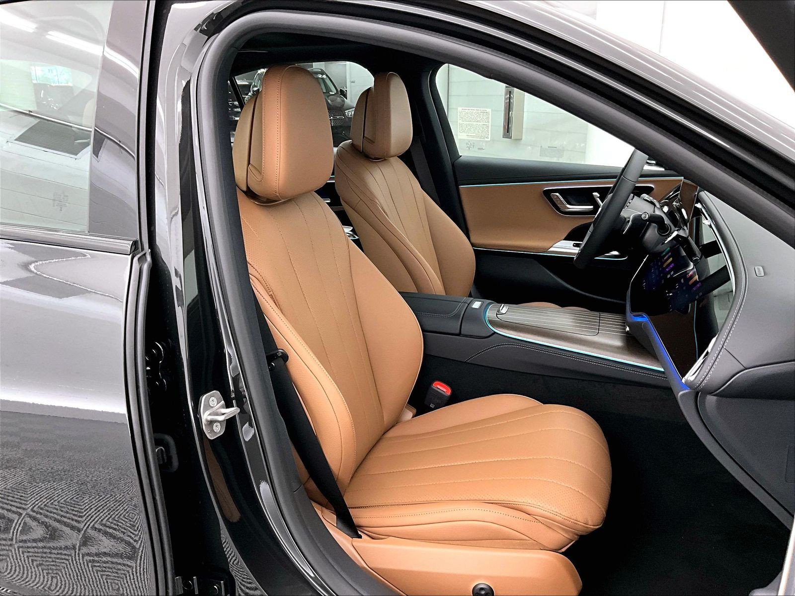 New 2027 Mercedes-Benz E 450 4MATIC Sedan image 5