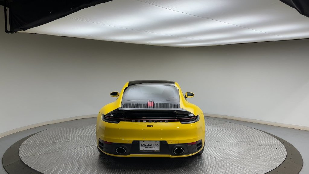 Used 2021 Porsche 911 Carrera RWD image 3