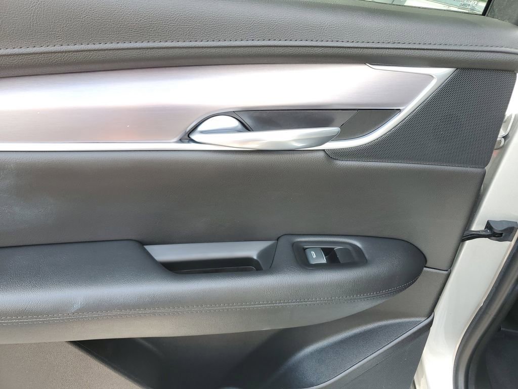 Used 2019 Cadillac XT5 Premium Luxury w/ Driver Assist Package image 16