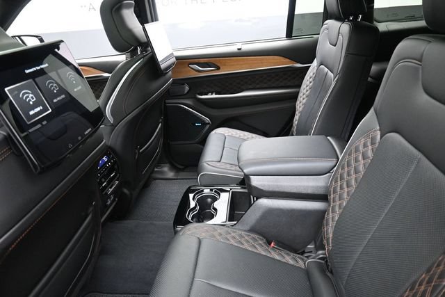 Used 2023 Jeep Grand Cherokee L Summit AWD/4WD image 25