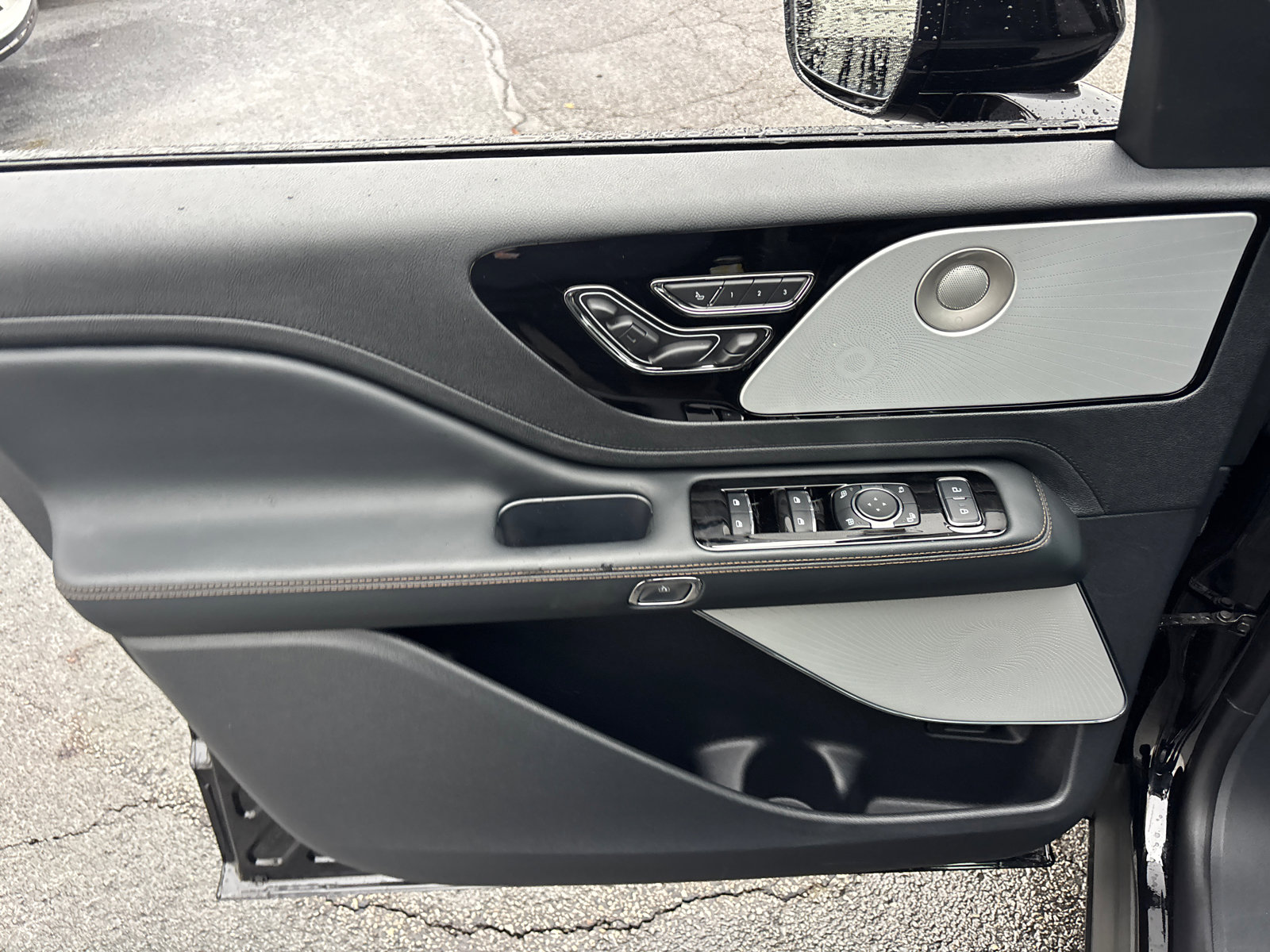 New 2026 Lincoln Aviator Reserve image 11