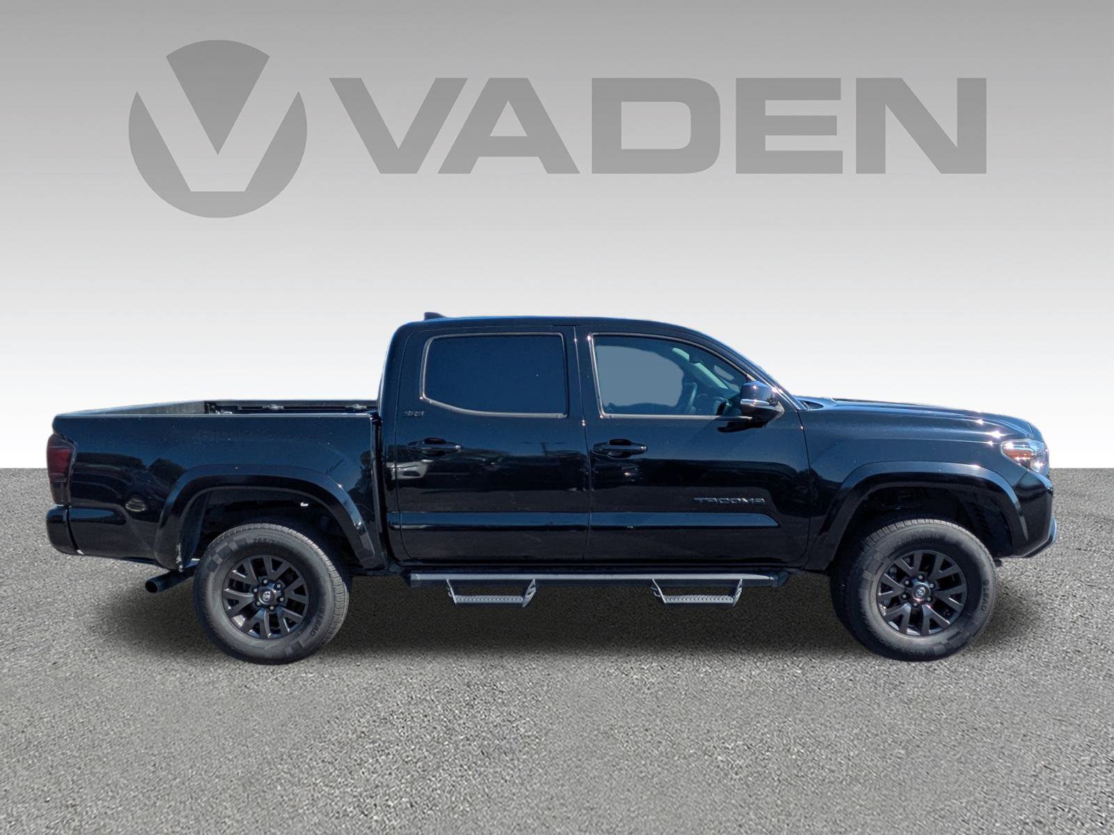 Used 2022 Toyota Tacoma SR5 w/ Technology Package image 22