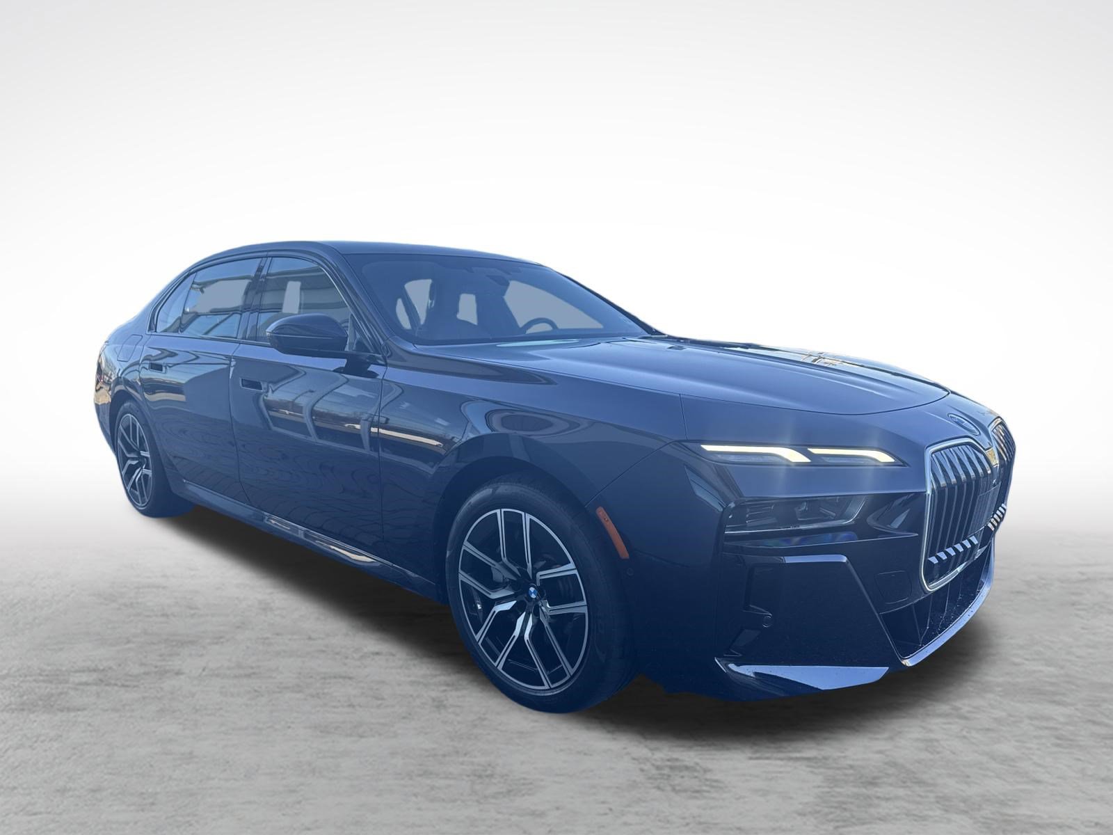 Used 2023 BMW 760i xDrive image 8