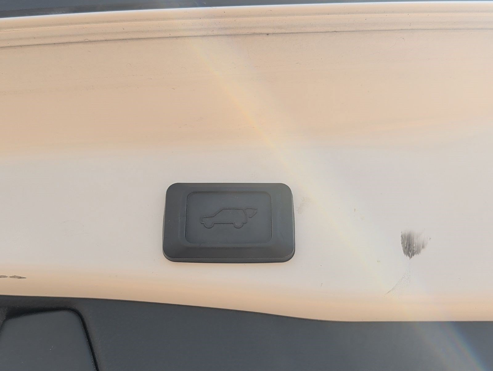 Used 2021 Toyota RAV4 XLE w/ Convenience Package FWD image 29