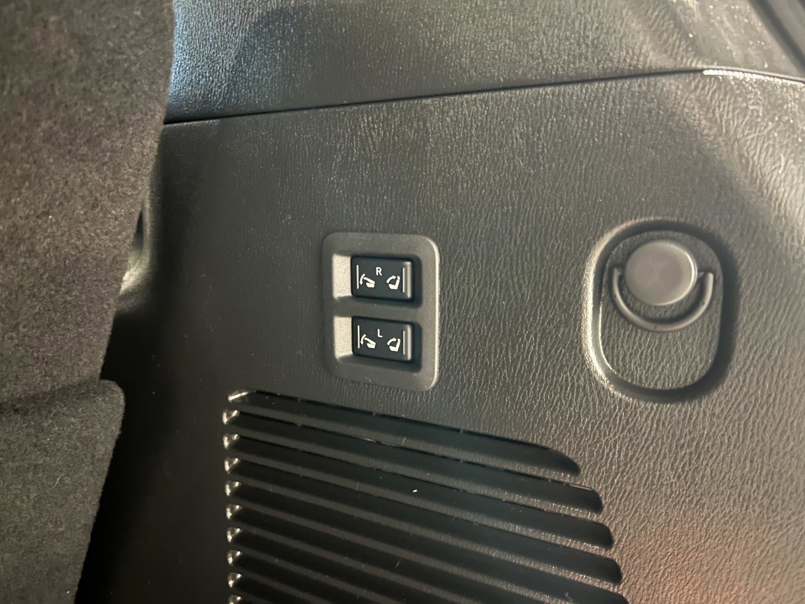 Used 2024 INFINITI QX80 Sensory image 38