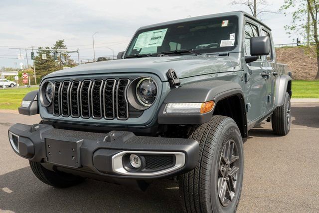 New 2026 Jeep Gladiator Sport AWD/4WD image 2
