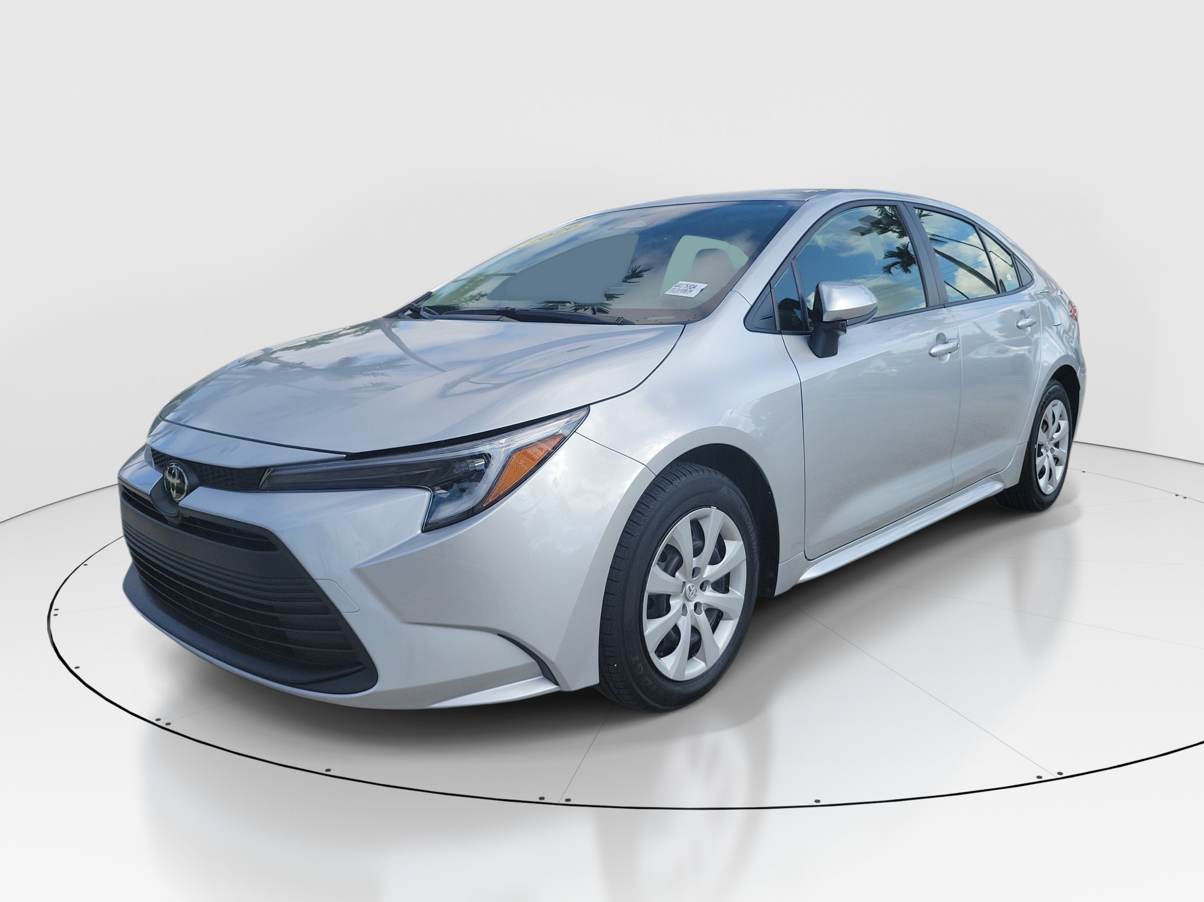 Used 2026 Toyota Corolla LE FWD image 3