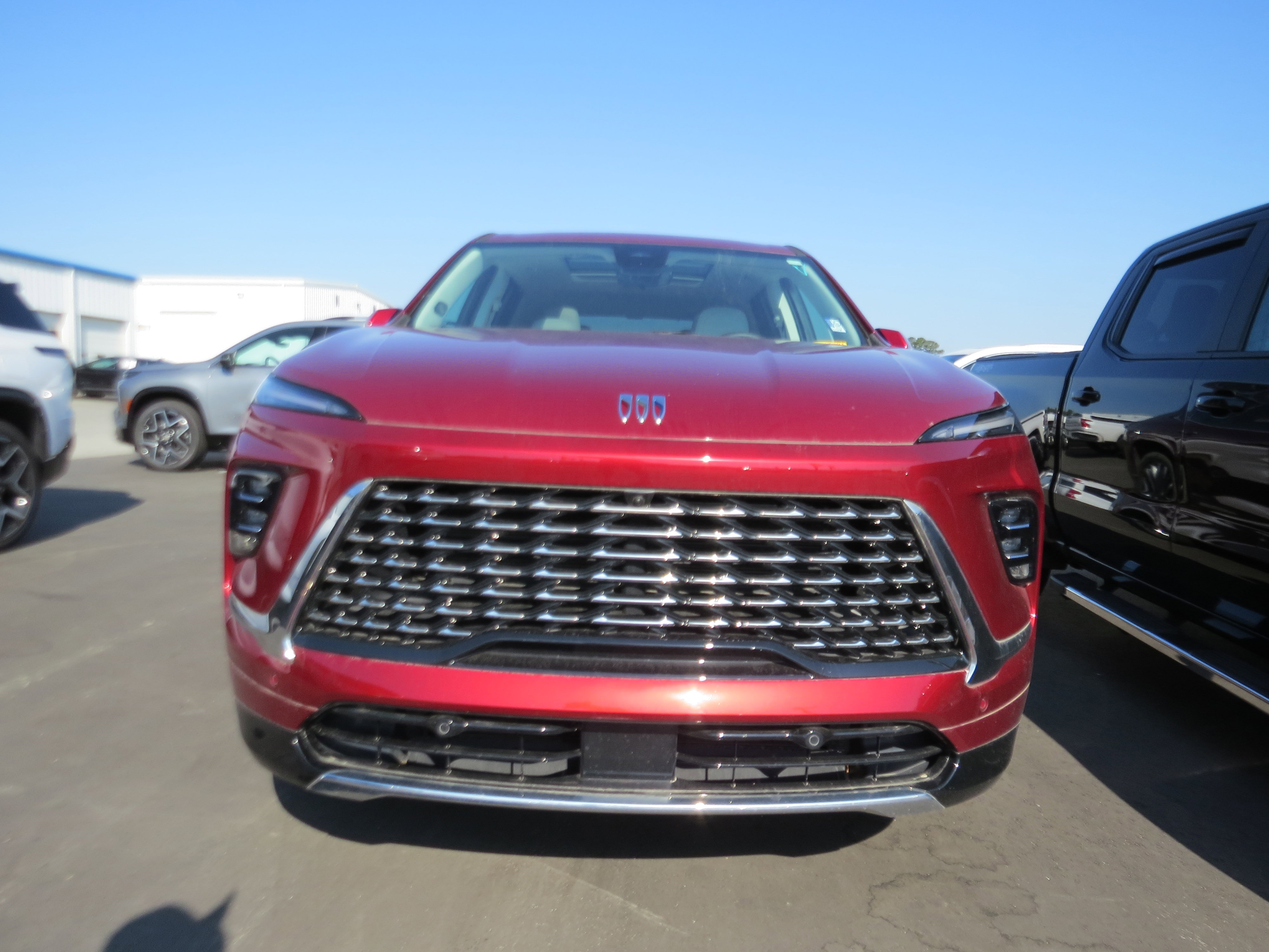 Used 2025 Buick Enclave Avenir w/ Super Cruise Package FWD image 3
