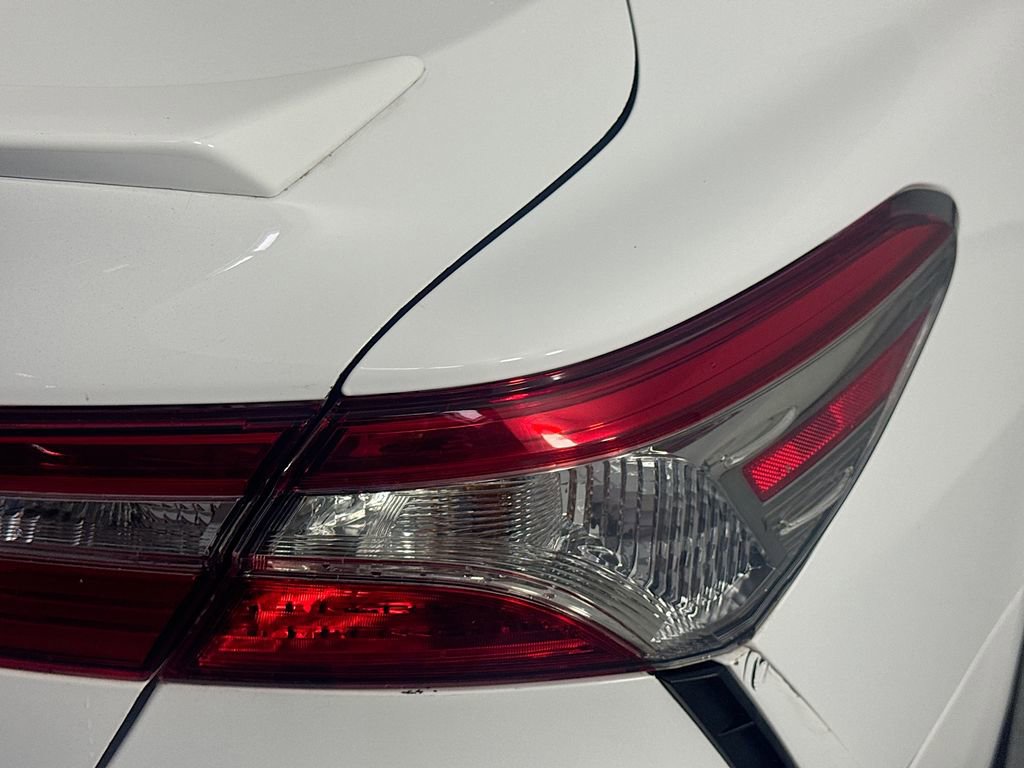 Used 2019 Toyota Camry SE image 30