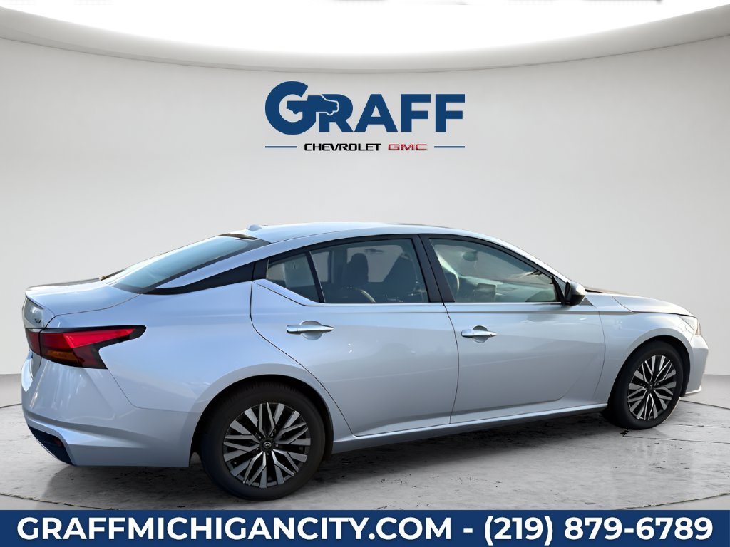 Used 2024 Nissan Altima 2.5 SV FWD image 6