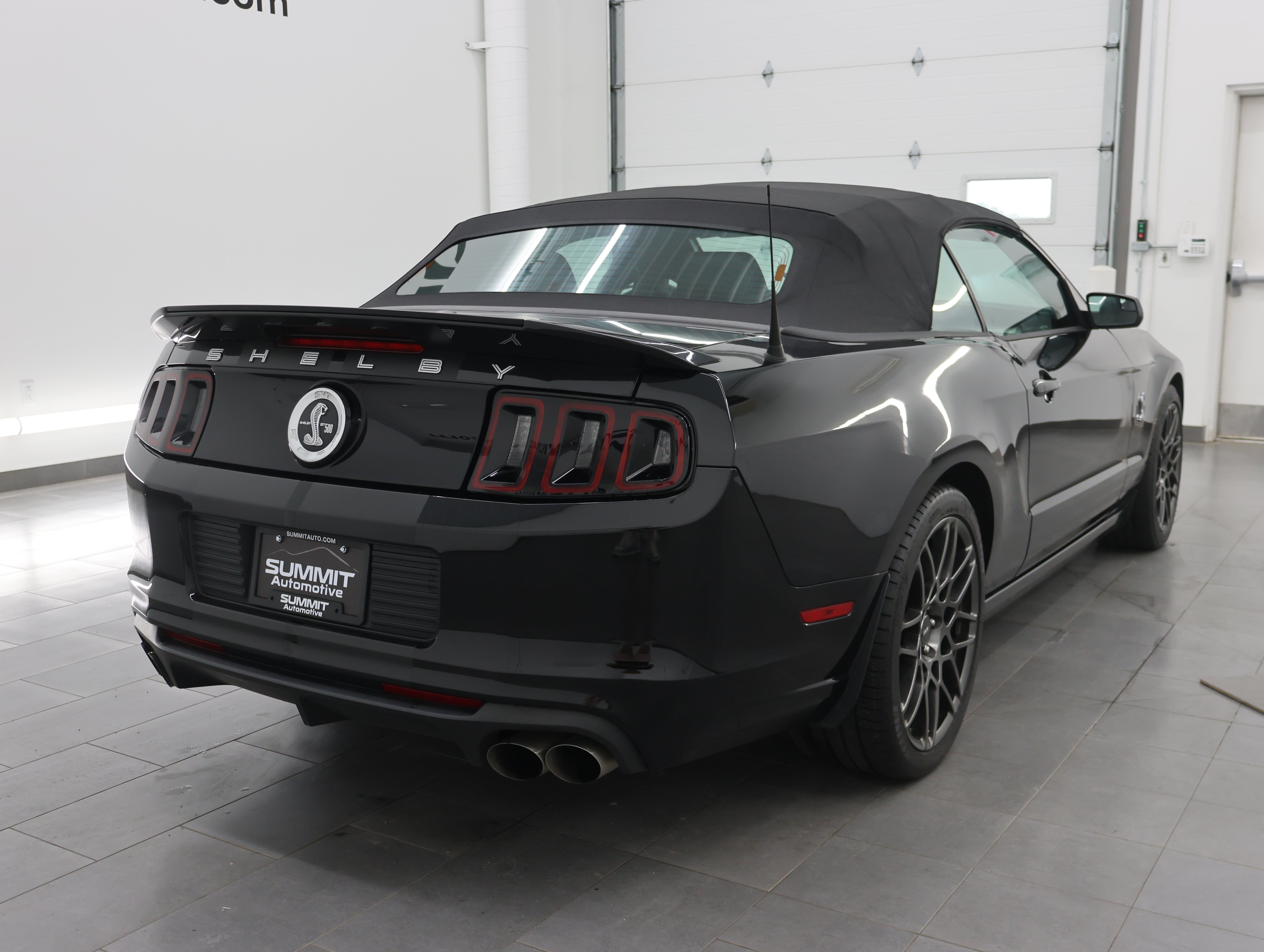 Used 2014 Ford Mustang Shelby GT500 RWD image 4