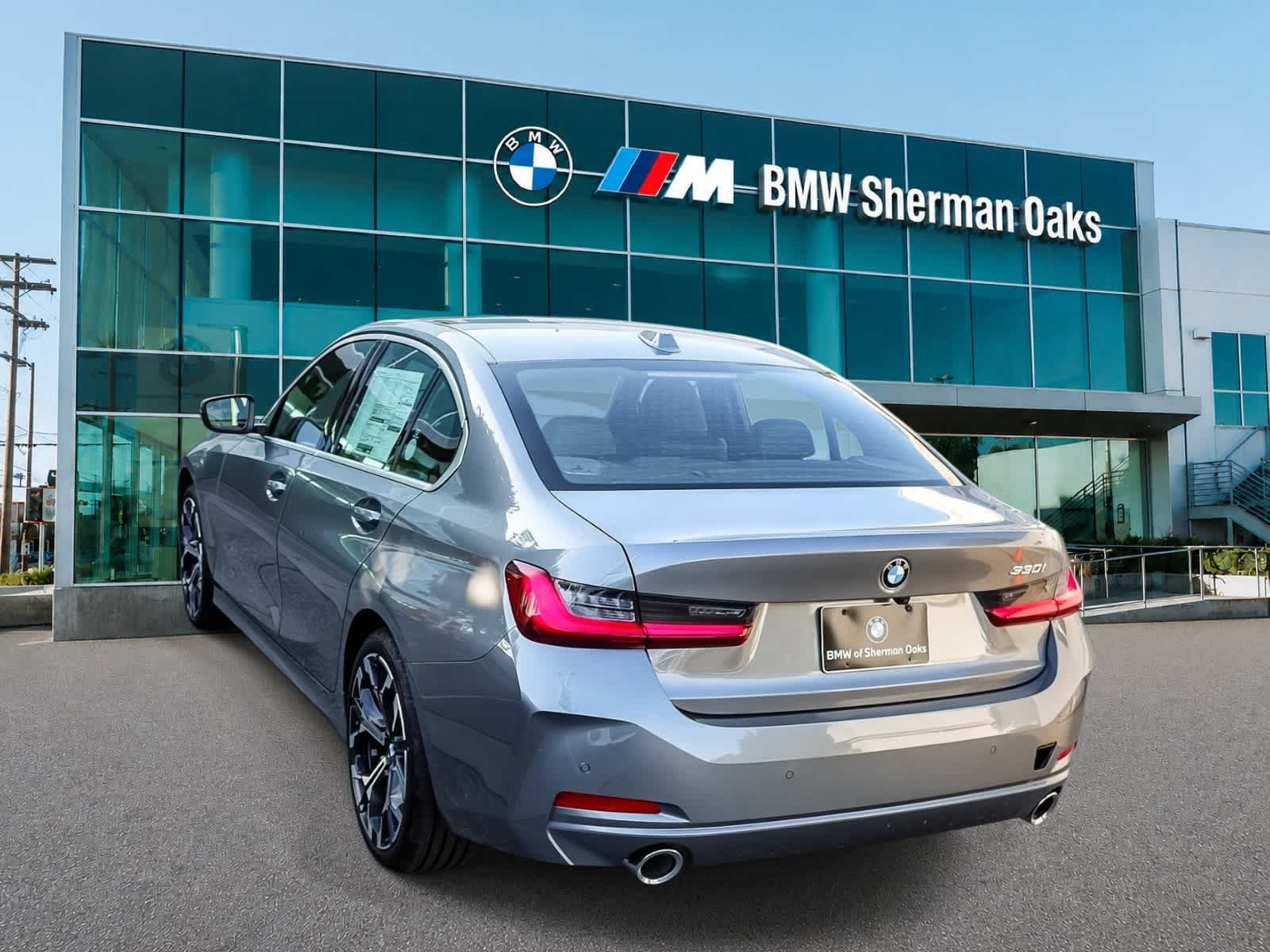 Used 2026 BMW 330i Sedan w/ Premium Package RWD image 6