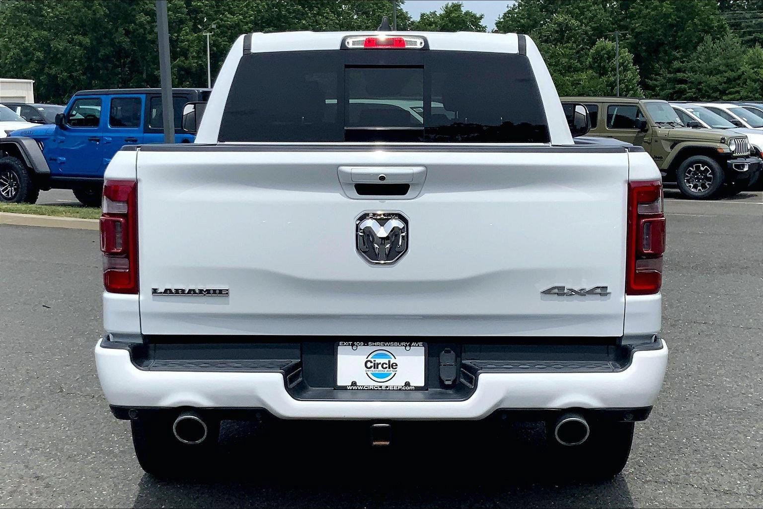 Used 2024 RAM 1500 Laramie AWD/4WD image 4